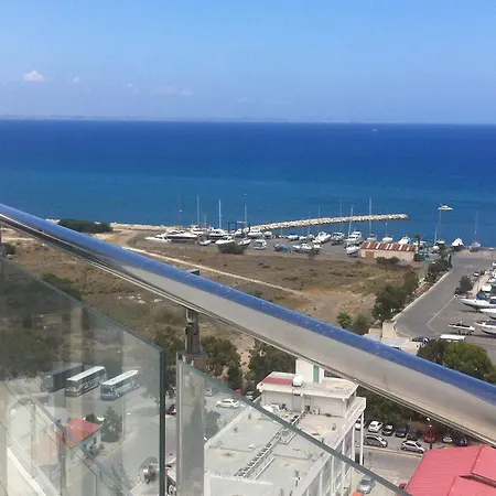 3b Seaview Duplex Penthouse W Hot Tub Finikoudes Beach Lägenhet