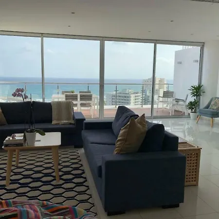 Lägenhet 3b Seaview Duplex Penthouse W Hot Tub Finikoudes Beach