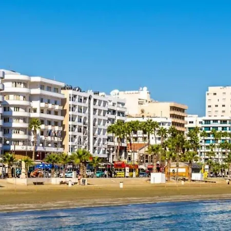 3b Seaview Duplex Penthouse W Hot Tub Finikoudes Beach Lägenhet Larnaca