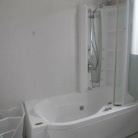 3b Seaview Duplex Penthouse W Hot Tub Finikoudes Beach Lägenhet