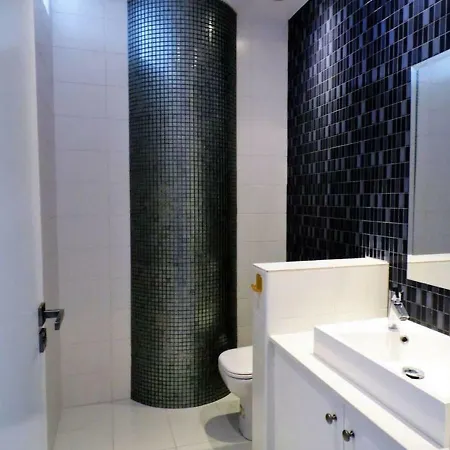3b Seaview Duplex Penthouse W Hot Tub Finikoudes Beach Lägenhet *