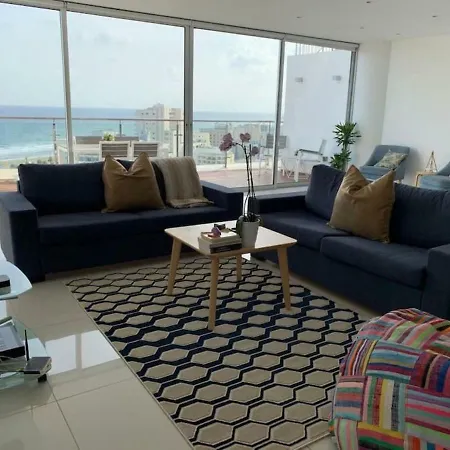 3b Seaview Duplex Penthouse W Hot Tub Finikoudes Beach *