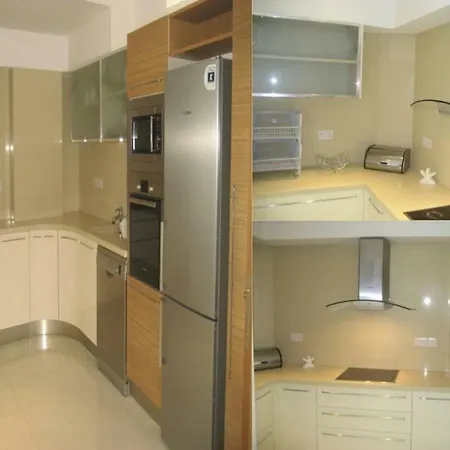 3b Seaview Duplex Penthouse W Hot Tub Finikoudes Beach * Larnaca