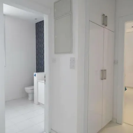 3b Seaview Duplex Penthouse W Hot Tub Finikoudes Beach Apartment