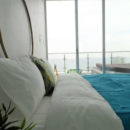 Apartment 3b Seaview Duplex Penthouse W Hot Tub Finikoudes Beach *